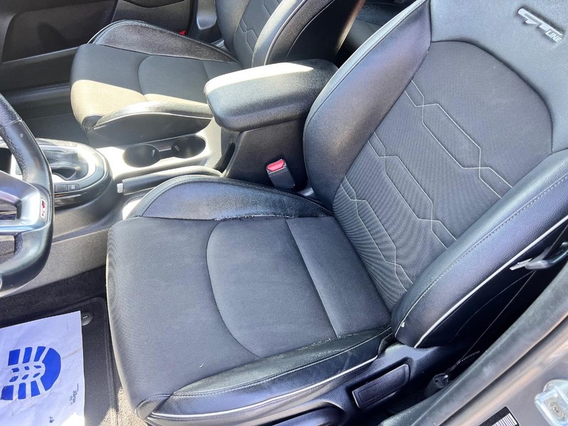 Kia Forte Vehicle Image 15