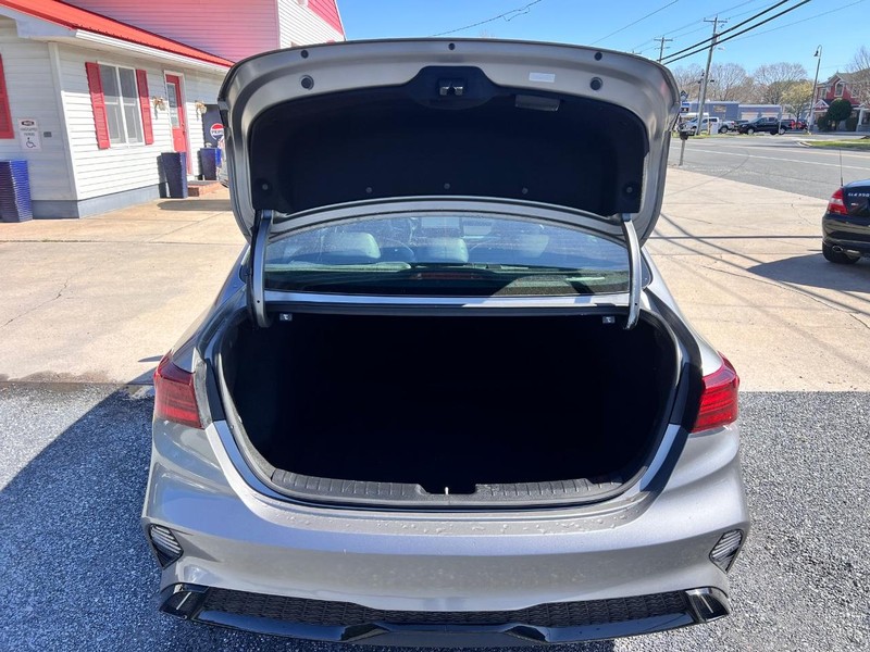 Kia Forte Vehicle Image 17