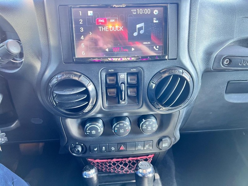 Jeep WRANGLER UNLIMI Vehicle Image 12