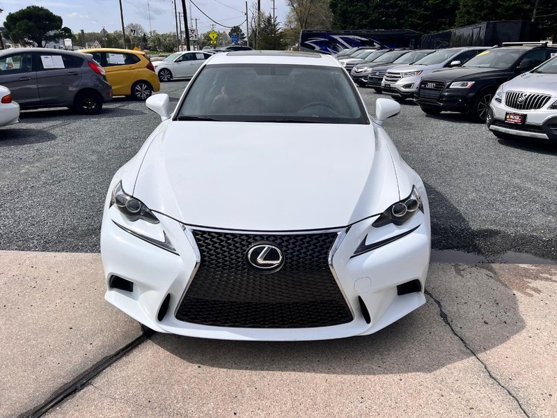 Lexus IS Vehicle Image 02