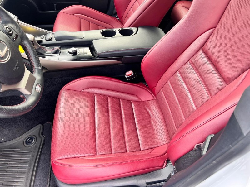 Lexus IS Vehicle Image 14