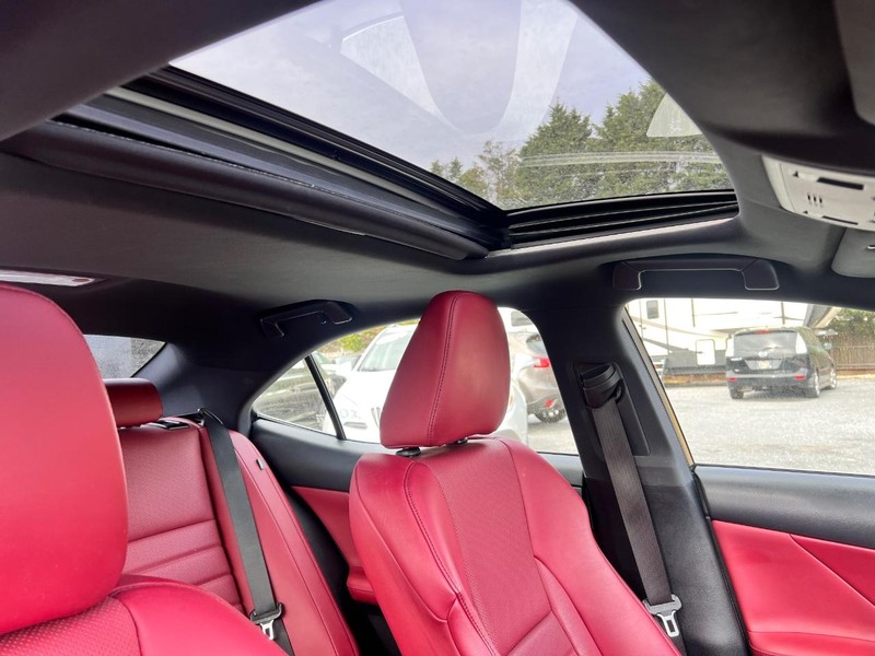 Lexus IS Vehicle Image 18