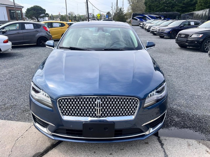 Lincoln MKZ Vehicle Image 02