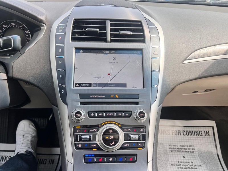 Lincoln MKZ Vehicle Image 12