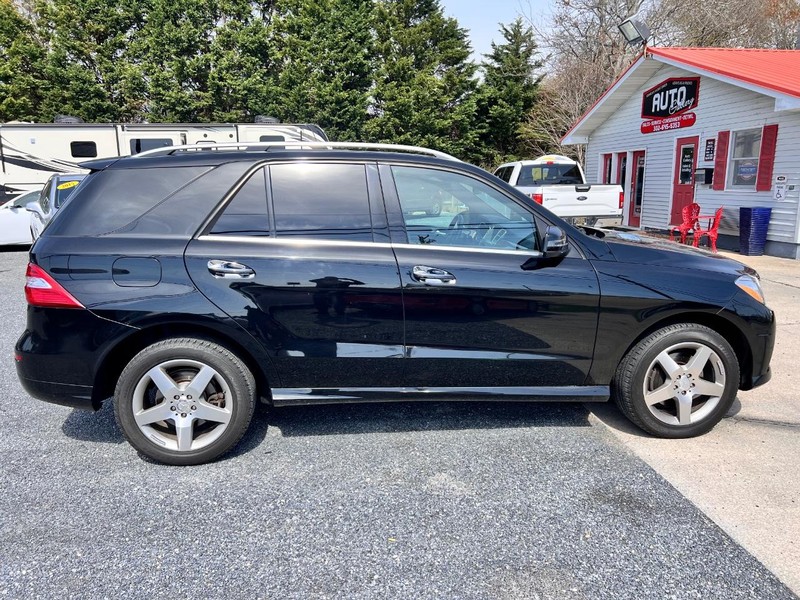 Mercedes-Benz ML Vehicle Image 04