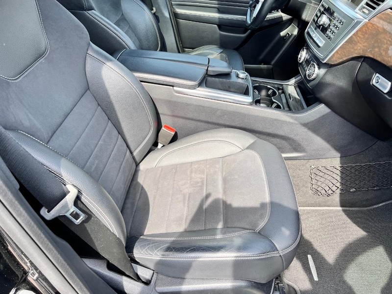 Mercedes-Benz ML Vehicle Image 15