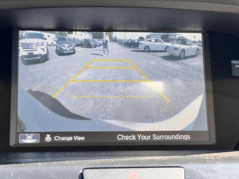 Acura MDX Vehicle Image 12
