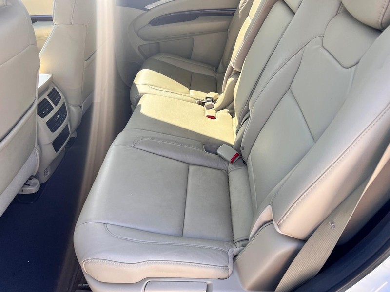 Acura MDX Vehicle Image 14