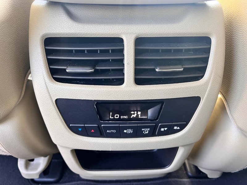 Acura MDX Vehicle Image 15