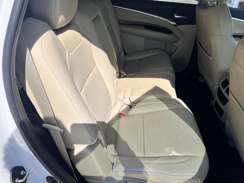 Acura MDX Vehicle Image 16