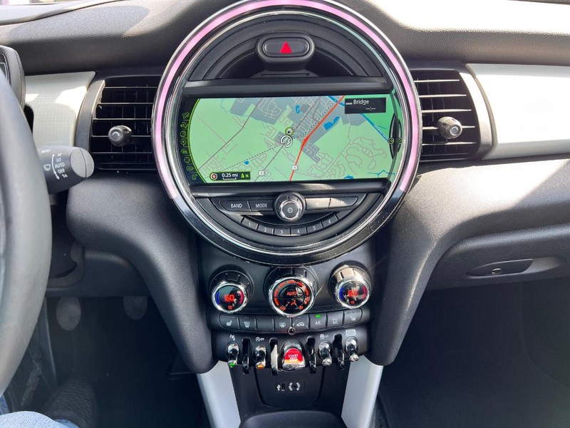 MINI Cooper Vehicle Image 14