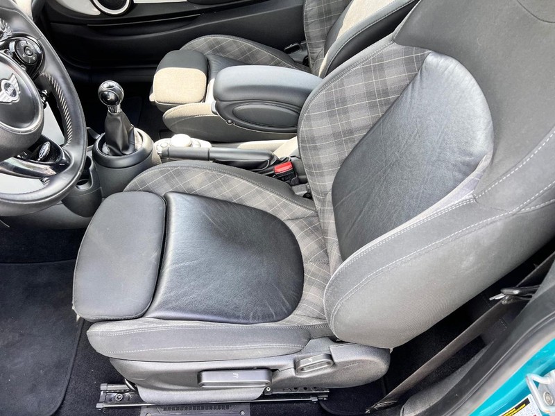 MINI Cooper Vehicle Image 15