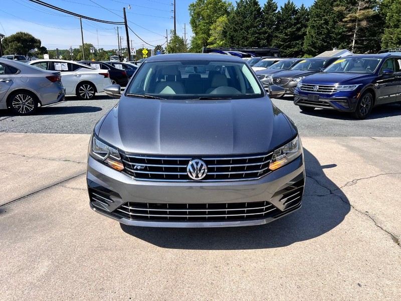 Volkswagen Passat Vehicle Image 02