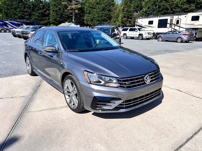 Volkswagen Passat Vehicle Image 03
