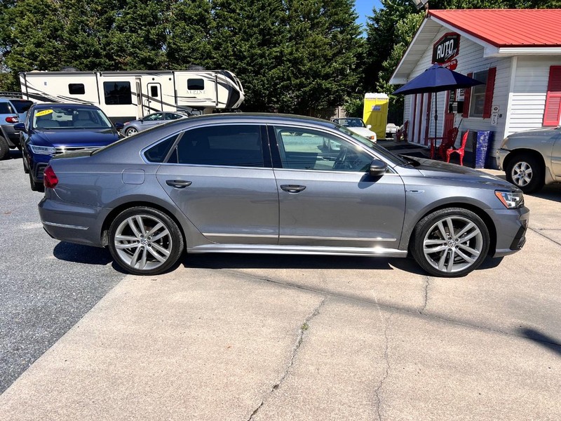 Volkswagen Passat Vehicle Image 04