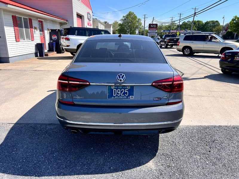 Volkswagen Passat Vehicle Image 06