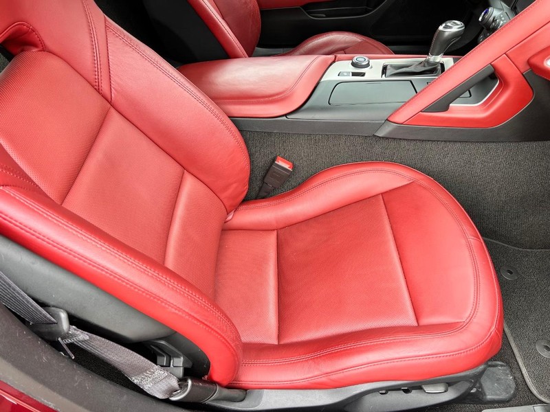 Chevrolet Corvette Vehicle Image 18