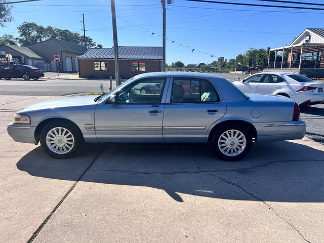 Mercury Grand Marquis Vehicle Image 08