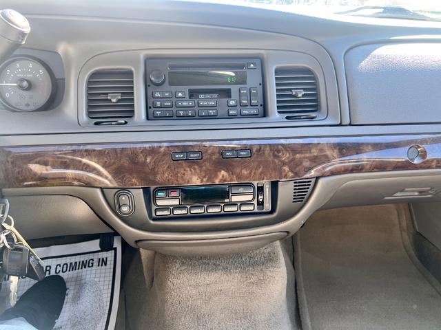 Mercury Grand Marquis Vehicle Image 12