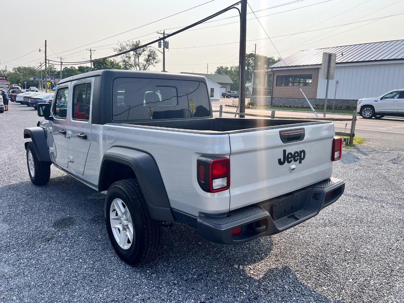 Jeep Gladiator Vehicle Image 06