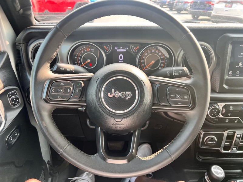 Jeep Gladiator Vehicle Image 09