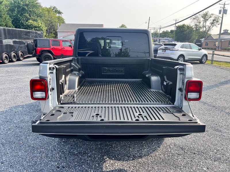 Jeep Gladiator Vehicle Image 15