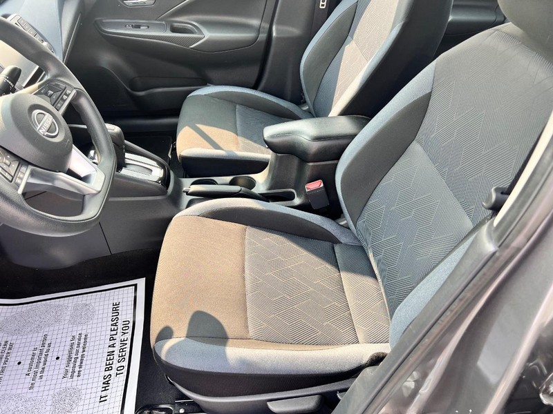 Nissan Versa Vehicle Image 14