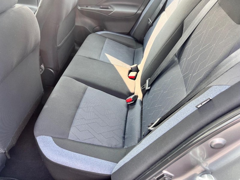 Nissan Versa Vehicle Image 15