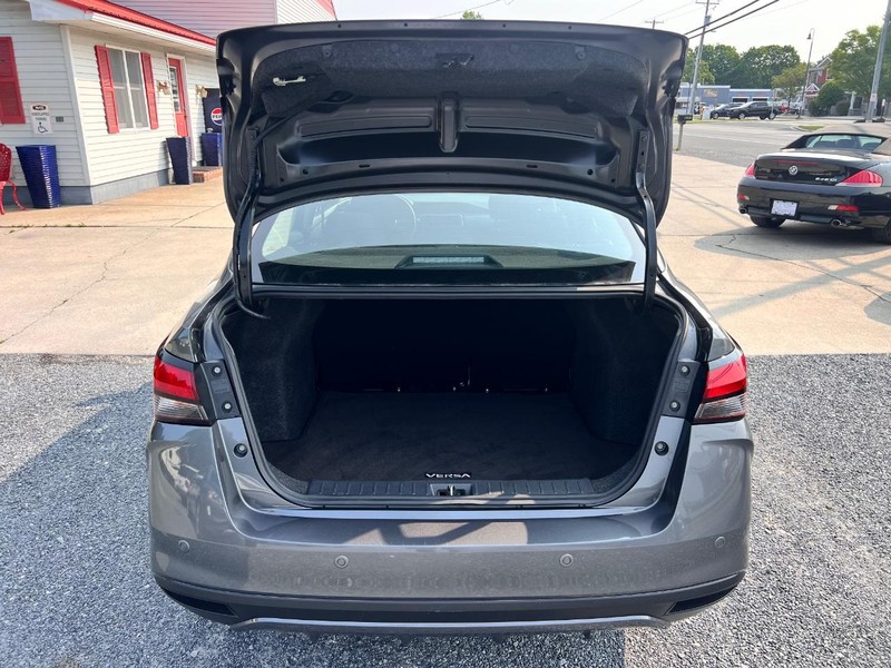 Nissan Versa Vehicle Image 16