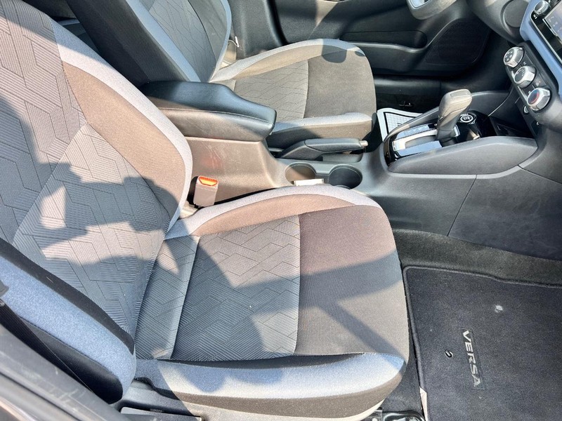 Nissan Versa Vehicle Image 19