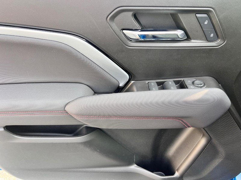 Chevrolet Colorado Vehicle Image 09