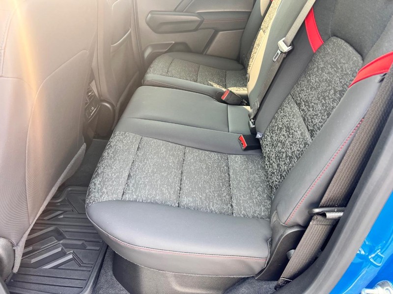 Chevrolet Colorado Vehicle Image 17