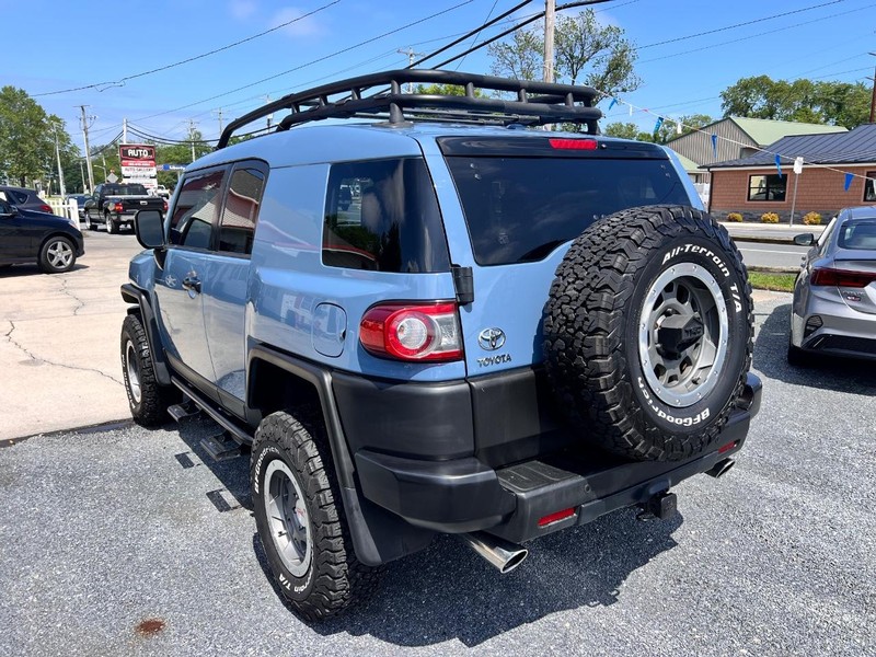 Toyota FJ CRUISER Vehicle Image 03