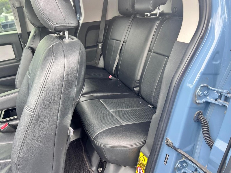 Toyota FJ CRUISER Vehicle Image 11