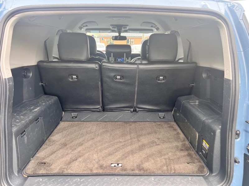 Toyota FJ CRUISER Vehicle Image 13