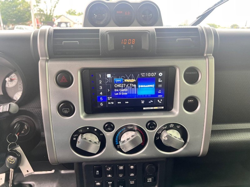 Toyota FJ CRUISER Vehicle Image 18