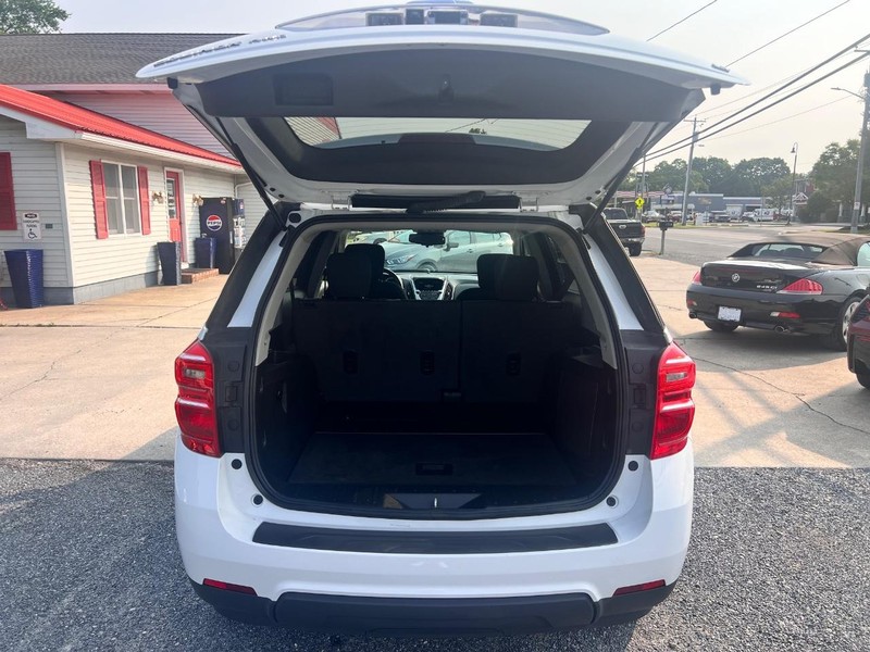Chevrolet EQUINOX Vehicle Image 16