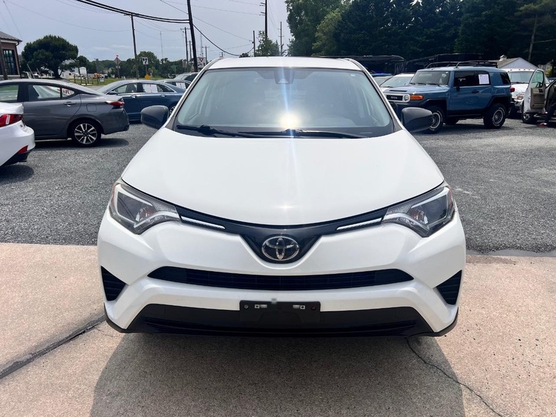 Toyota RAV4 Vehicle Image 02