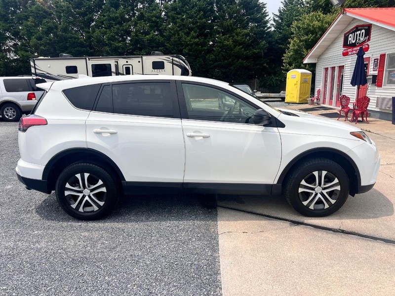 Toyota RAV4 Vehicle Image 04