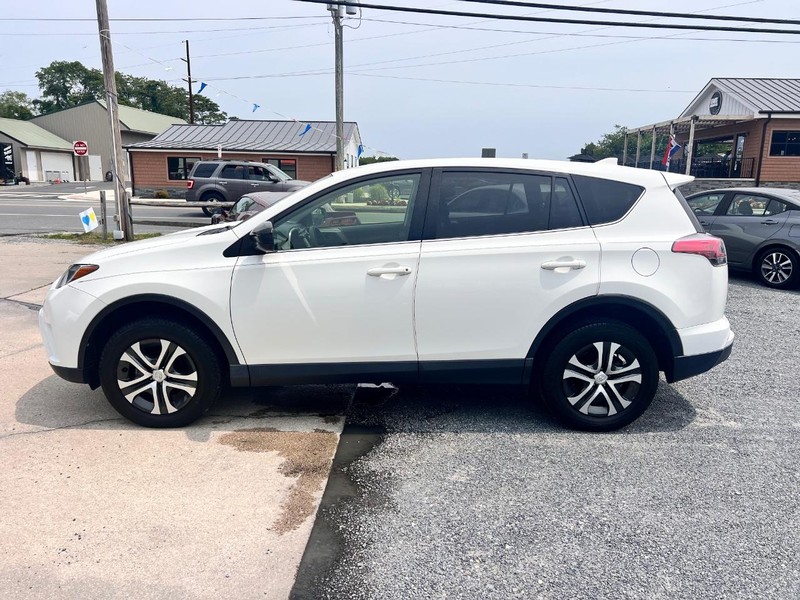 Toyota RAV4 Vehicle Image 08