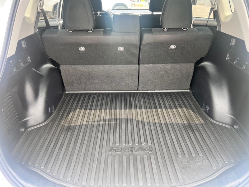 Toyota RAV4 Vehicle Image 17
