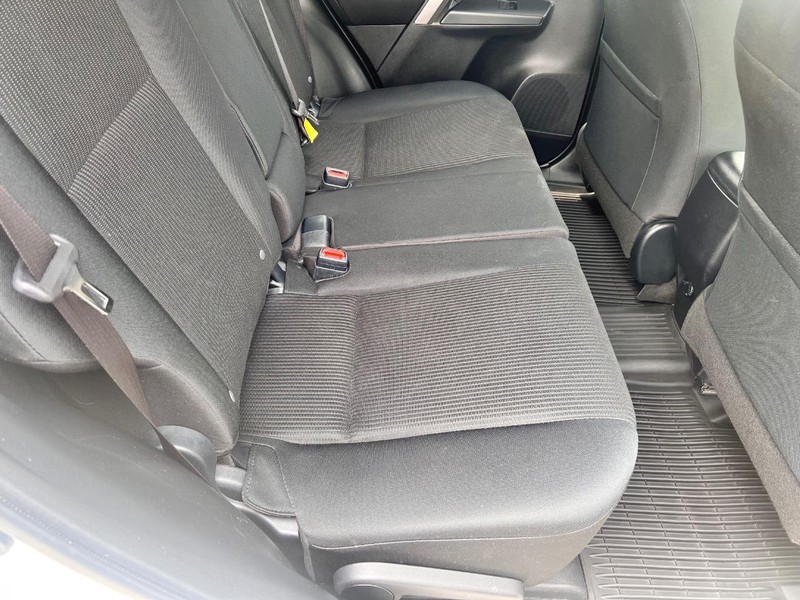 Toyota RAV4 Vehicle Image 18