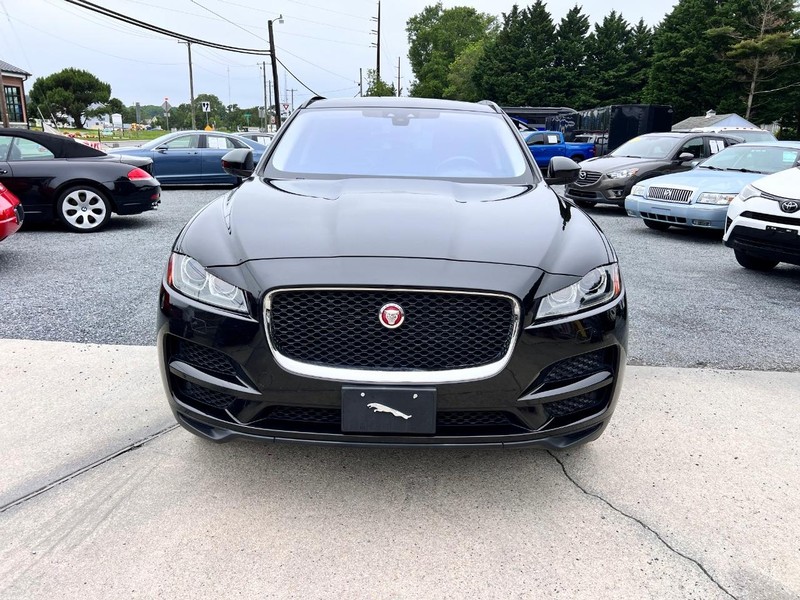 Jaguar F-Pace Vehicle Image 02