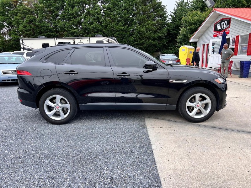 Jaguar F-Pace Vehicle Image 04