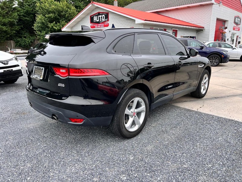 Jaguar F-Pace Vehicle Image 05