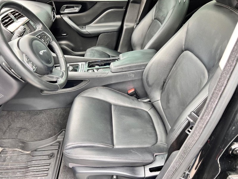 Jaguar F-Pace Vehicle Image 17