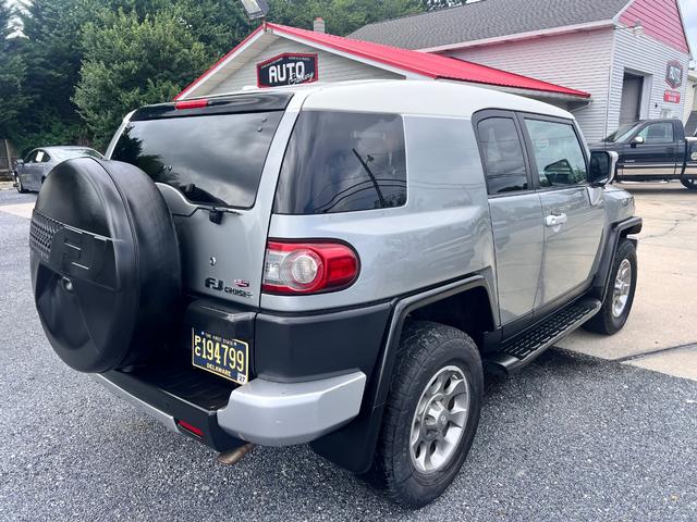 Toyota FJ Cruiser Vehicle Image 05