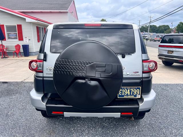 Toyota FJ Cruiser Vehicle Image 06