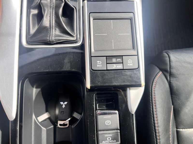 Mitsubishi Eclipse Cross Vehicle Image 14