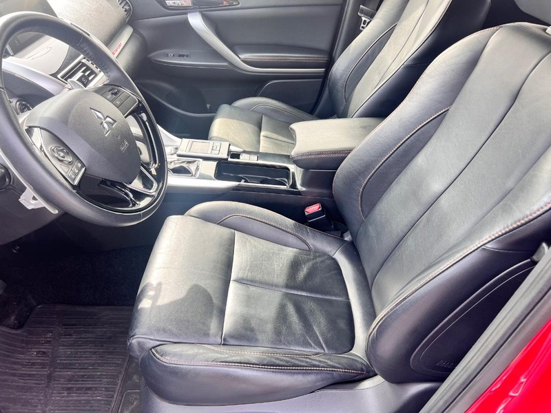 Mitsubishi Eclipse Cross Vehicle Image 16